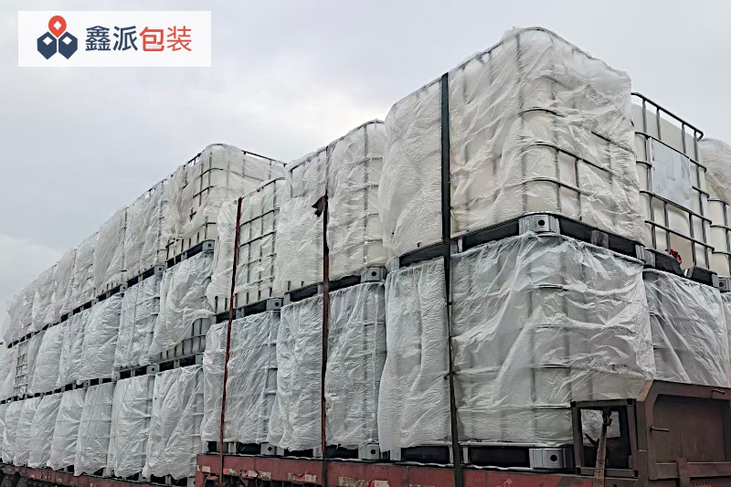 1000升防爆吨桶 塑料桶待出货区